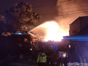 Kesaksian Pemilik Gudang Rosok yang Terbakar di Joyosudiran Solo
