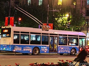 Majunya Transportasi Umum di Shanghai, Bus Listrik Trem Seliweran tanpa Polusi