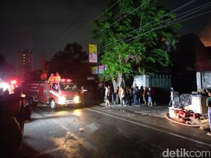 6 Jam Berlalu, Kebakaran di Joyosudiran Solo Belum Padam