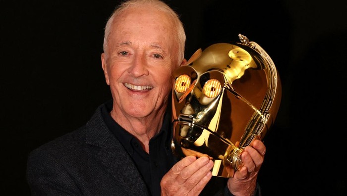 Honey Ryders bathrobe worn by Ursula Andress in James Bond: Dr. No and Commodus screen-matched arena costume worn by Joaquin Phoenix in Gladiator are displayed at Propstore in Chenies, Britain, September 20, 2023. The costumes will be auctioned with other film & TV memorabilia this November in London. REUTERS/Suzanne Plunkett