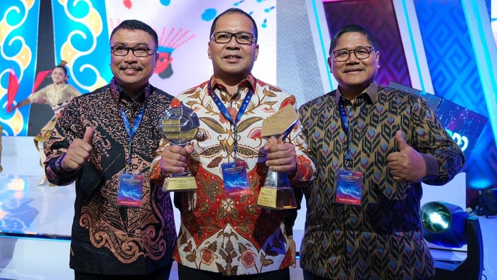 Kota Makassar, Sulsel meraih dua penghargaan kota terbaik.