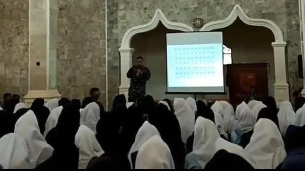 Letkol Laut (P) Ario Sasongko, peraih penghargaan kemanusian dari PBB