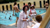 Akhirnya kolam renang itu dibuka pada September 2023 lalu. Pembukaan kembali ini diselenggarakan bertepatan dengan Festival Jane Austen.  