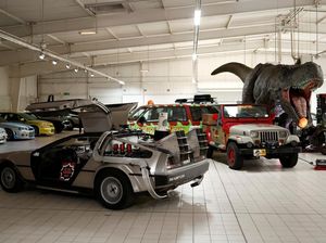 Museum di Paris Tawarkan Berkendara dengan Mobil Ikonik Film Terkenal