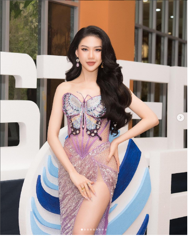 Mengenai jawabannya soal confident beauty yang mirip dengan artikel di Google, Bui Quynh Hoa mengaku sudah mencari tahu soal berbagai topik yang mungkin jadi pertanyaan di final Miss Universe Vietnam 2023. Topik confident beauty sendiri merupakan tema utama dari Miss Universe. Foto: Dok. Instagram quynhoabuii