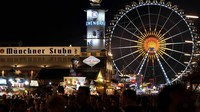 Antusiasme dari masyarakat Jerman menjadi sorotan dunia. Banyak yang tertarik dengan kemeriahan festival itu. Bahkan, pada 1908, festival itu menampilkan roller coaster pertama di Jerman.