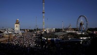 Oktoberfest merupakan festival musim gugur tahunan yang berlangsung di Munich, Jerman. Biasanya berlangsung pada akhir September dan awal Oktober.  