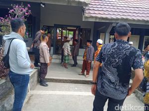 Anak Berkelahi, Ortu Siswa Malah Rusak Fasilitas Sekolah di Lombok