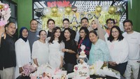 Belum lama ini Jodie merayakan ulang tahun bersama orang-orang terdekatnya. Tampak ada banyak kue ulang tahun meriah dalam pestanya itu. Foto: Instagram brisiajodie96
