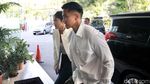 Potret Kaesang Berkemeja Putih Sambangi Kantor PGI Salemba