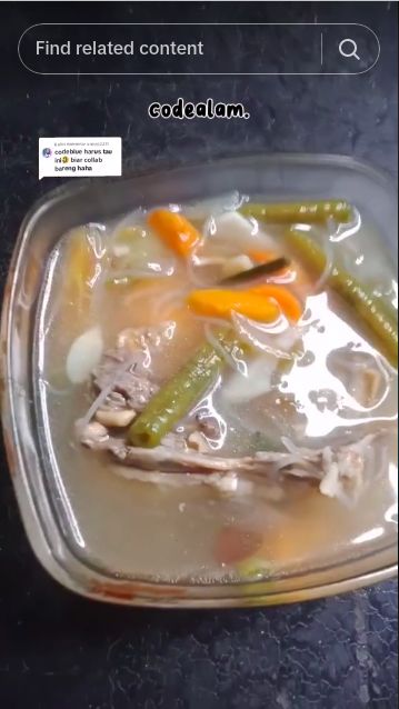 Pria review masakan tetangga dengan gaya Codeblu