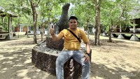 Patung Komodo sebagai Simbol Keunikan dari Loh Liang.