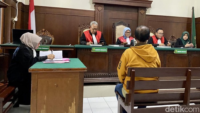 sidang pembacokan di surabaya