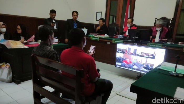 Sidang perkara penganiayaan Sholeh di PN Surabaya