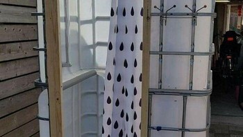 Membuat tempat mandi dari tempat air bekas. Foto: Boredpanda