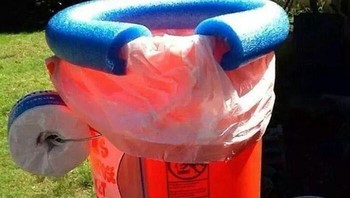 Solusi toilet saat mendaki gunung. Foto: Boredpanda