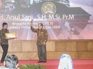 Wakil Ketua MPR RI Raih Penghargaan KWP Award 2023
