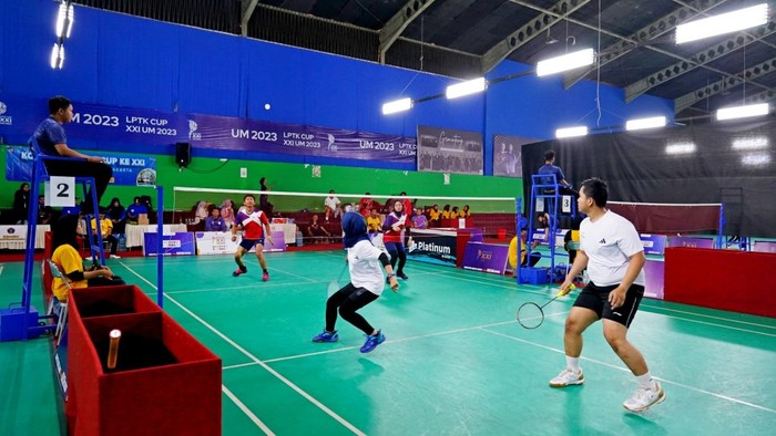 Tim beregu campuran UM saat bertanding di LPTK Cup 2023 (