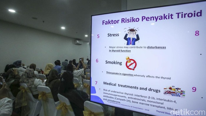 Skrining gangguan tiroid gratis dilakukan di RSCM Kencana, Jakarta, Selasa (3/10). Kegiatan ini dihadiri banyak warga.