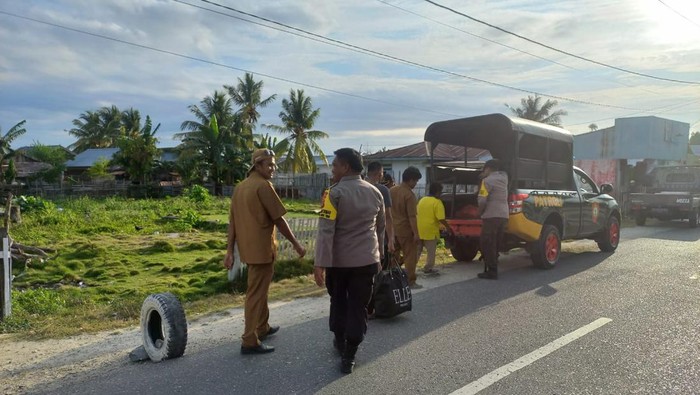 Pasutri lansia di Banggai dievakuasi polisi usai ditolak warga tinggal di desa usai diduga dukun santet.