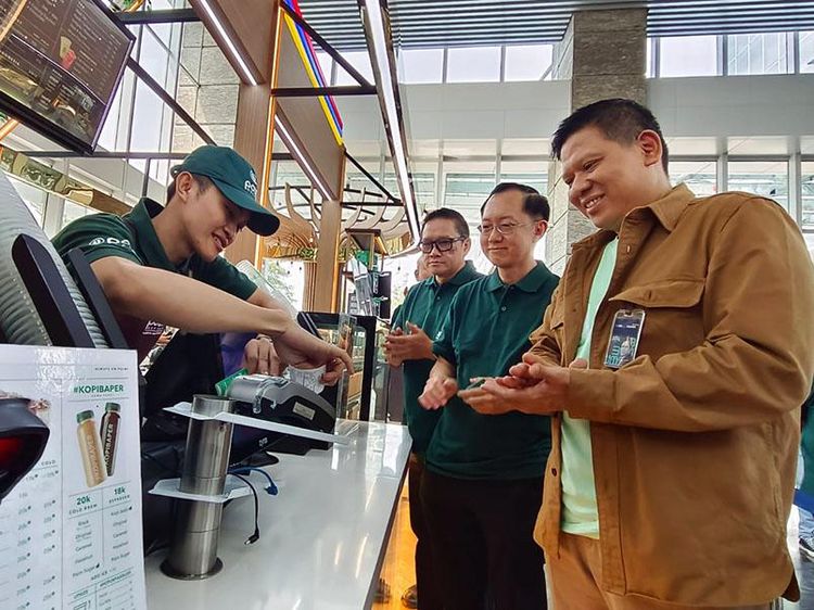 Kolaborasi Hadirkan Uang Elektronik Berdesain Khusus
