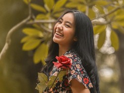 7 Potret Putri Cantik Alya Rohali yang Jarang Tersorot, Juara Gadis Sampul