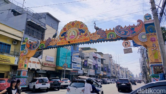 Gapura Kampung Little India di kawasan Jalan Zainul Arifin Medan. (Farid Achyadi Siregar/detikSumut)