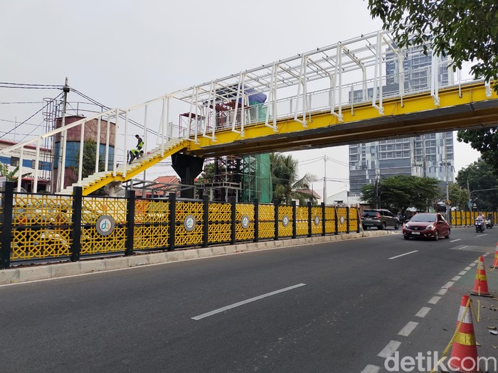 JPO Soepomo, Tebet, Jaksel, 3 Oktober 2023. (Astrid Meishella/magang detikcom)