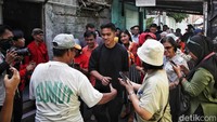 Kedatangan Kaesang langsung disambut oleh warga RW 012, Kelurahan Cipinang Melayu, Kecamatan Makasar, Jakarta Timur.  