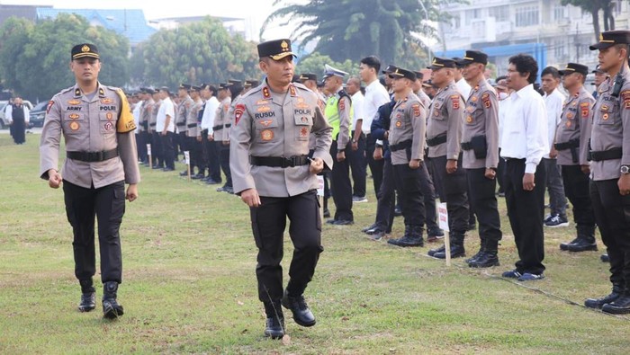 Kapolda Jambi, Irjen Rusdi Hartono memimpin apel Operasi Mantap Brata.
