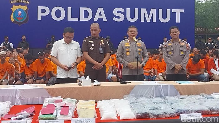Kapolda Sumut Irjen Agung Setya saat memaparkan penangkapan narkoba selama 22 hari. (Foto: Finta Rahyuni/detikSumut).