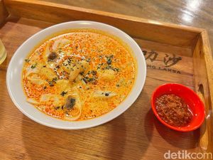 Heng Heng Katong Laksa: Slurpp! Gurih Creamy Katong Laksa Singapura Ada di Jaksel