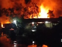 Gudang Minyak Ilegal di Tanjabbar Terbakar Hebat, Polisi Selidiki