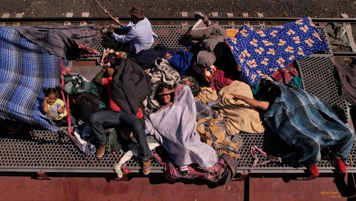 Migrants travel on a train with the intention of reaching the United States, in Ciudad Juarez, Mexico September 20, 2023. REUTERS/Jose Luis Gonzalez