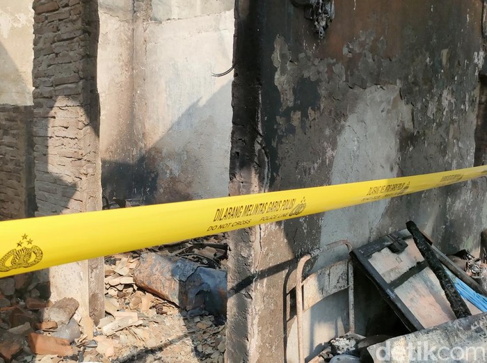 Kondisi rumah Sehono usai dilalap si jago merah di kampung Joyosudiran, Pasar Kliwon, Rabu (4/10/2023)
