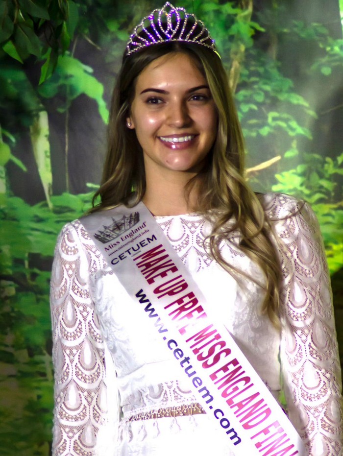 Kontes kecantikan tanpa makeup di Inggris.