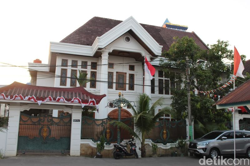 KPK geledah rumah Mentan SYL di Jalan Sultan Alauddin Makassar. Rania Al-Syam/detikSulsel