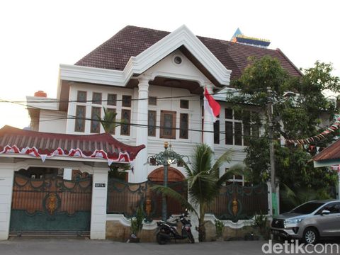 KPK geledah rumah Mentan SYL di Jalan Sultan Alauddin Makassar. Rania Al-Syam/detikSulsel