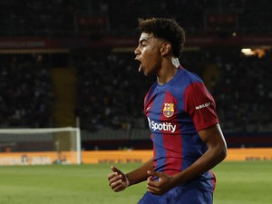 Tolong Jangan Bandingkan Yamal dengan Messi!