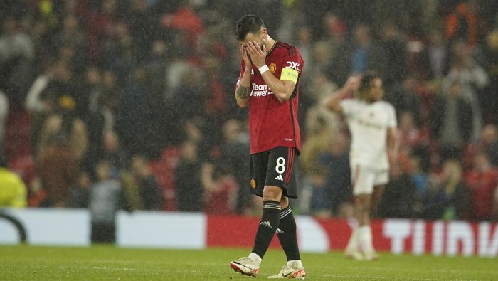 Manchester Uniteds Bruno Fernandes reacts during the Champions League group A soccer match between Manchester United and Galatasaray at the Old Trafford stadium in Manchester, England, Tuesday, Oct. 3, 2023. (AP Photo/Dave Thompson)