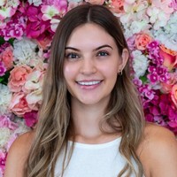 Natasha menjadi juara kontes kecantikan tanpa makeup pertama yang digelar di Britania Raya. Foto: Instagram/@natashaberesford