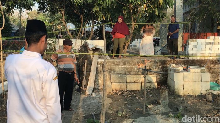 Penampakan semburan gas berapi di Dukuh Kampung Sridadi, Desa Pamotan, Kecamatan Pamotan, Rembang, Rabu (4/10/2023).