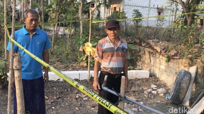 Penampakan semburan gas berapi di Dukuh Kampung Sridadi, Desa Pamotan, Kecamatan Pamotan, Rembang, Rabu (4/10/2023).