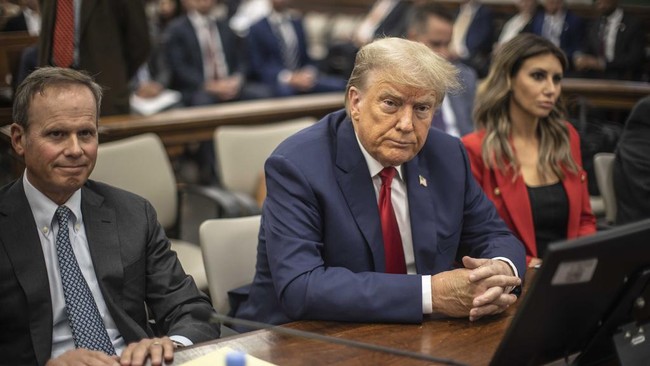 Semua Jaksa Federal Era Biden Dipecat Trump