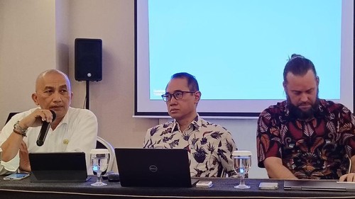 Press conference mengenai pengimplementasian artificial intelligence (AI) Solar Energy Estimator for Rooftop in Indonesia (SEERI), Rabu (4/10/2023) di Denpasar Bali. (Ni Made Lastri Karsiani Putri-detikBali)