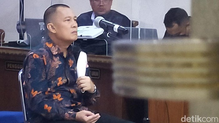 Prof Heriyandi saat jalani sidang kasus korupsi Unila