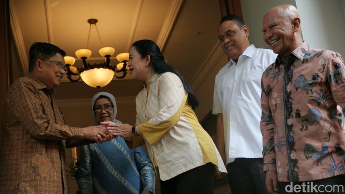 Puan Temui Jusuf Kalla Ketua DPP PDIP sekaligus Ketua DPR Puan Maharani akan bertemu Wapres ke-10 dan ke-12 Jusuf Kalla di kediamannya Jalan Brawijaya, Jakarta Selatan, Rabu (4/10/2023).