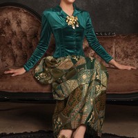 Pemotretan keluarga Sarwendah kali ini dibantu oleh fotografer Robin Alfian. Sementara untuk riasan wajah Sarwendah mempercayakannya kepada Mimi Kwok Makeup Artist. Foto: Instagram/@sarwendah29