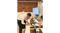 Kami akan terus bekerja sama dengan semua PPI Kota di Belanda, bersama-sama kita akan menciptakan suasana yang lebih baik bagi pelajar Indonesia di sini. Ada banyak potensi yang bisa dioptimalkan mengingat Belanda merupakan negara dengan sangat banyak pelajar dan diaspora Indonesia. Saya sangat bersemangat untuk memimpin PPI Belanda satu periode ke depan,” ujarnya. Foto: PPI Belanda