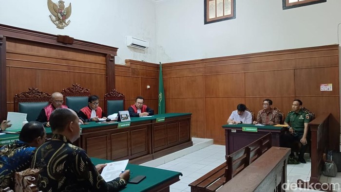 Sidang jawaban tergugat I atas gugatan wanprestasi perkara Sangria Resto Surabaya.